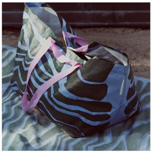 Marimekko x IKEA - Limited kollektion kasse från IKEA. Perfekt som strand väska
