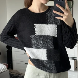 Stickad tröja  - Super fin stickad tröja🖤