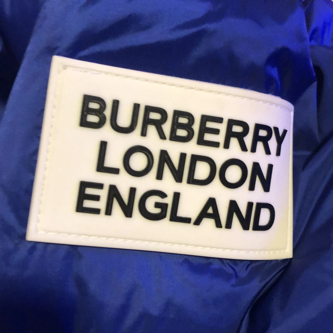 Burberry Detchable Sleeve Puffer Jacket - 90