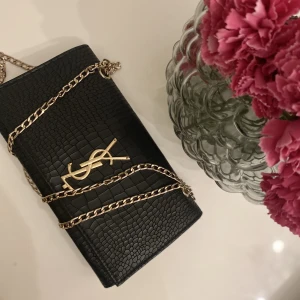 Ysl - Pris kan diskuteras 