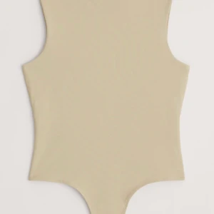 Beige body - Beige body aldrig använd Nypris 269kr