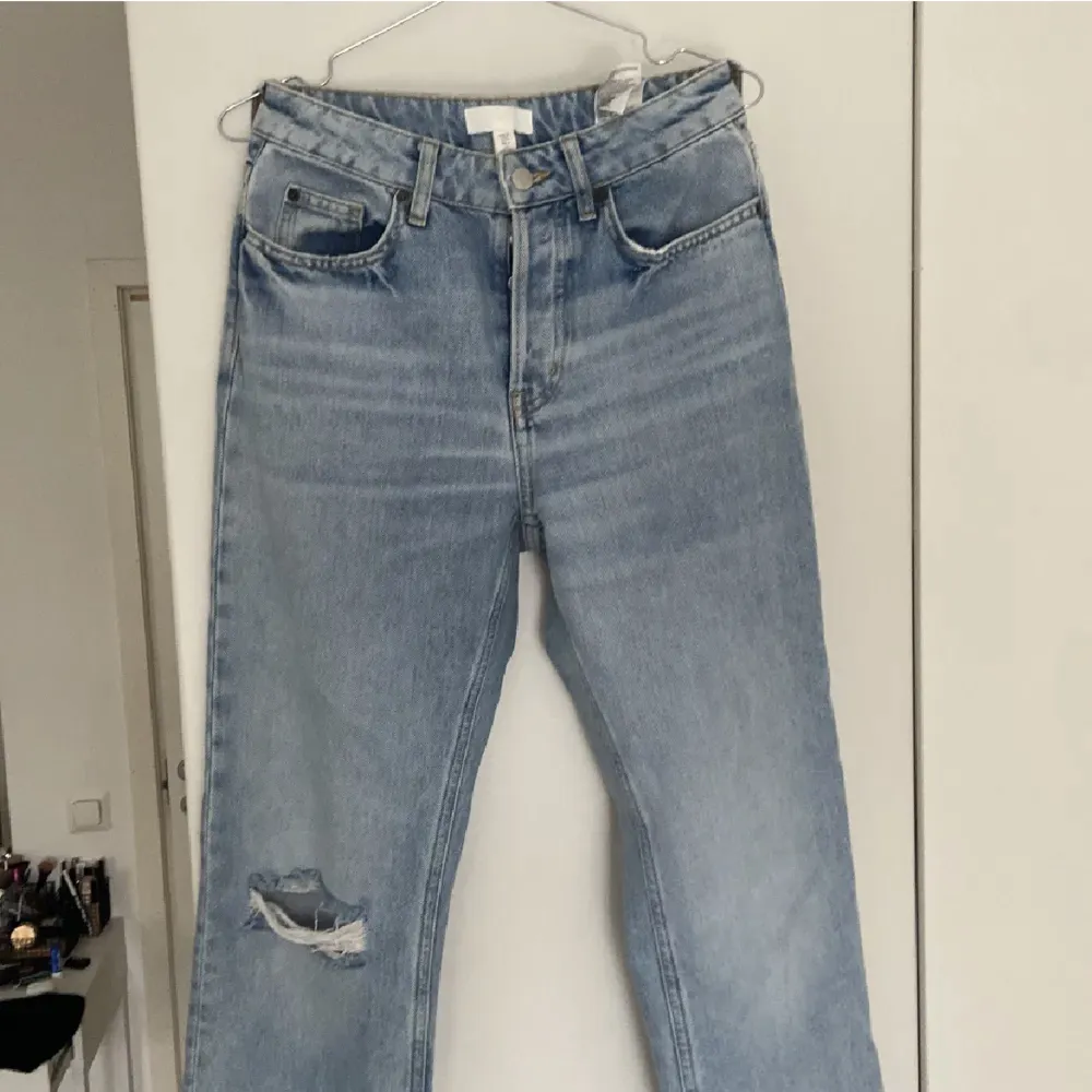90’s jeans från hm, storlek 36. Jeans & Byxor.