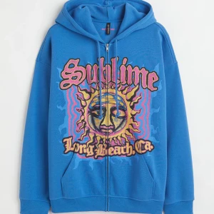 Zipup H&M - En jättefin zipup hoodie från H&M som tyvärr inte kommer till användning längre ❤️