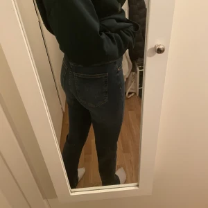 Gina tricot jeans - Skitsnygga som inte används, är 173!!