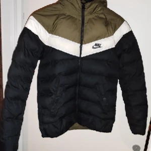 Nike jacka ny - Storlek 170 men passar mig s/m också  