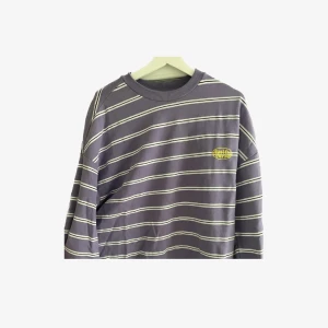 Multiverse sweatshirt - Sweatshirt från junkyard ”multiverse”. Sparsamt använd, i nyskick. Säljs pga jag inte använder den längre. Nypris 399. Strl xl men sitter fint på mig som har s, däremot väldigt oversized