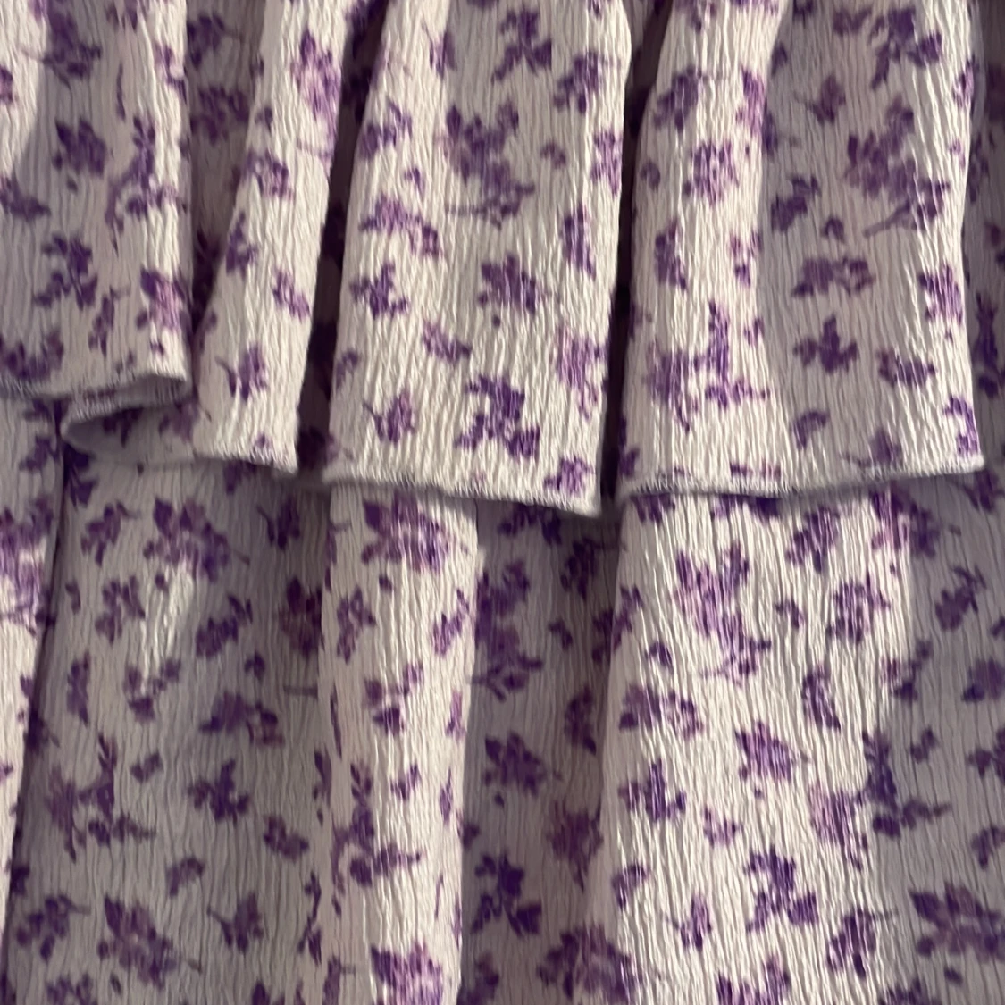 Sjukt snygg lila kjol från Gina tricot! - 90