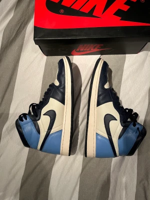 Jordan Obsidian - Säljer mina Jordan 1 Obsidian High i storlek 43  Cond 8,5/10  Box samt extra snören medföljer