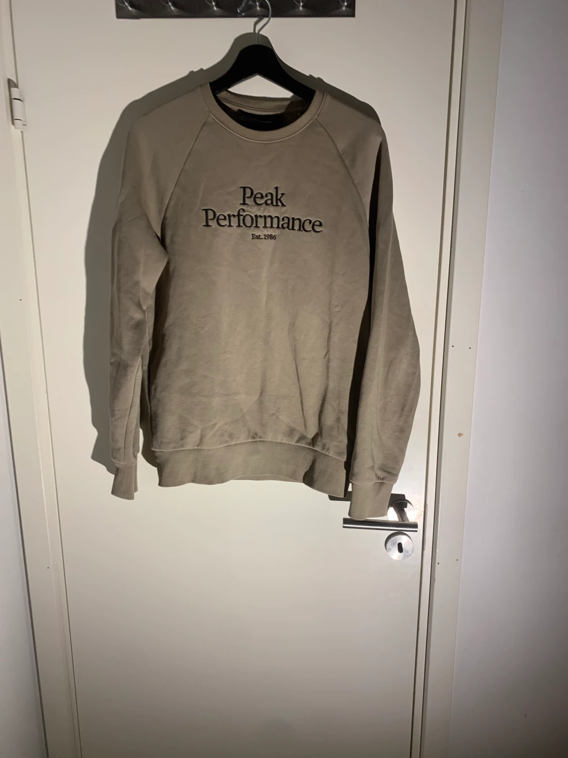 Peak performance sweatshirt