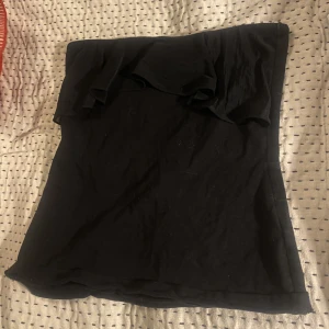 Volangtopp tubtopp - Jättefin klassisk tubtopp med volang 