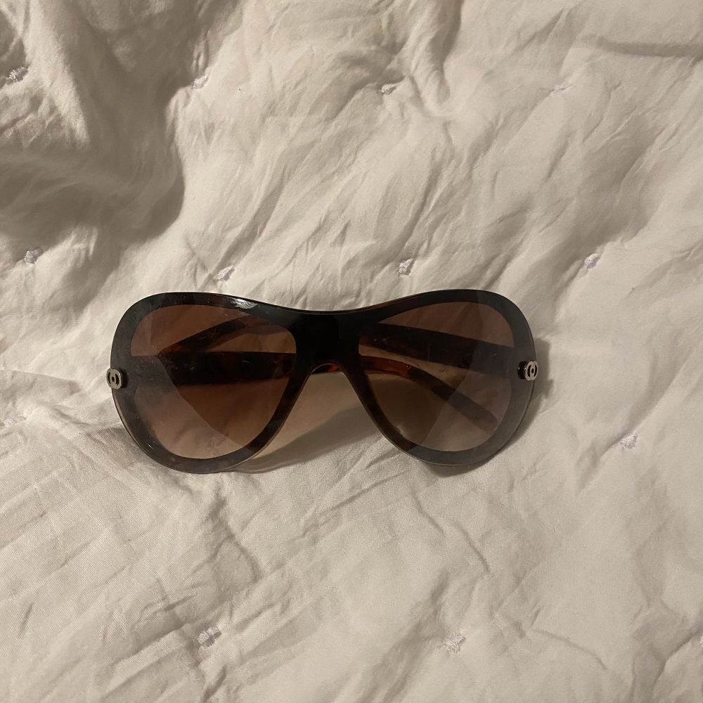 Svart Vintage solglasögon | Plick Second Hand