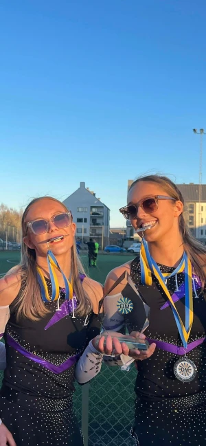 Chimi solglasögon🤎 - Bruna chimis i storlek 04🤎 as fina solglasögon med originalproduktioner 1200! Tillkommer chimilåda och mindre låda (se bild)☕️ skriv privat om du har några fler frågor🦦