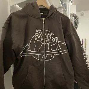 Broken planet market - Bpm zip up knappt använd. Retail runt 1000 slutsåld