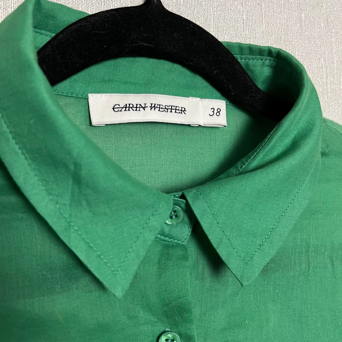 Grön skjorta med snygga ärmar (Carin Wester) - 91