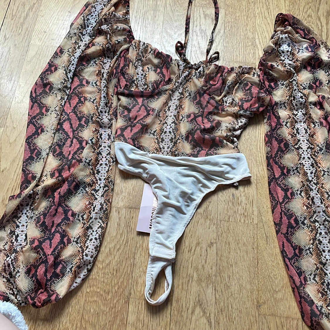 Super snygg body från missguided  - 90