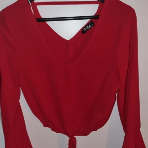 Tröja  - Fin röd blus