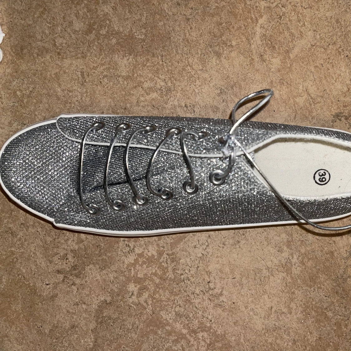 Silvriga plattform skor - 90