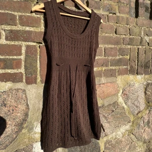 Stickad klänning - Världens finaste bruna stickade klänning ❤️