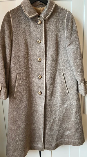 Fur coat  - Vintage fur coat in great condition. Inside fur makes it so warm for the winter 