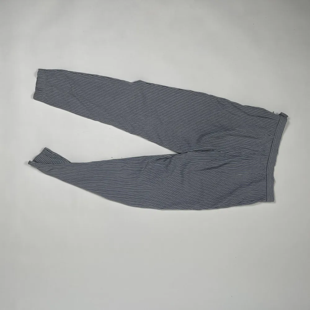 Softa pants ! Varit en favorit mad stor hoodie 🥰. Jeans & Byxor.