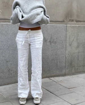 Linnebyxor Alobha - Säljer mina linnebyxor från alobha i storlek M, dom är använda fåtal gånger och inte defekter finns.