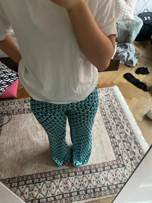 Zara byxor - Byxor från zara. Sömnen längst ner tror jag har gått upp lite, men inget som inte går att fixa