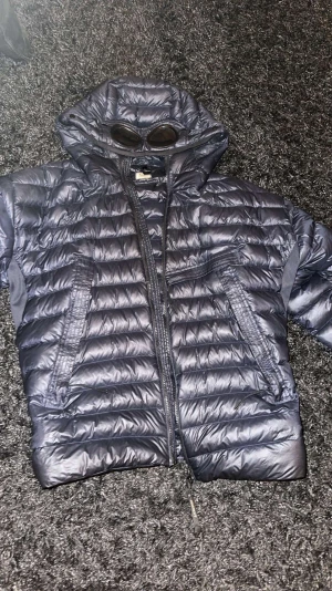 Cp company Jacka  - Storlek M i ny sckick   Söker snabb affär 