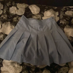 Blå tennis kjol 🦋 - Passar perfekt till sommaren eller till vintern med tights under 