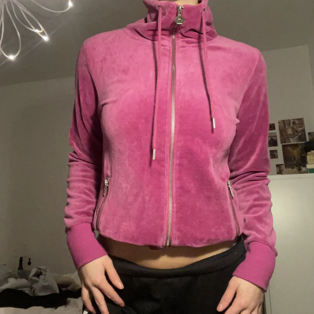 Trendig y2k tröja i lila! 💗💗. Hoodies.