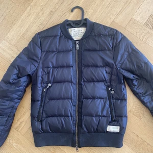 Odd Molly jacka  - Jätte fin odd molly dunjacka i svart. Storlek 0 passar xs-s! 