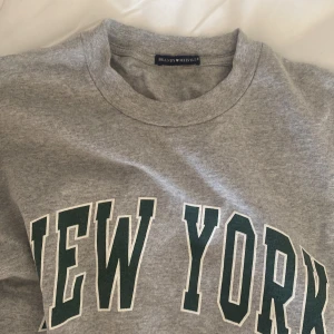 Snygg sweatet från brandy - Säljer denna fina sweatern från brandy melville, bra skick och jättefin tröja!