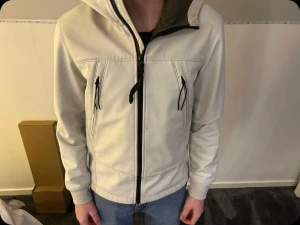 Cp Company - Den är i barn storlek men den passar s 🥰