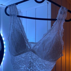 Bralett i spets - Jättefin och i nyskick!