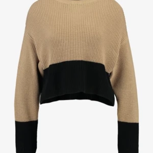 Stickad croptop - En stickad croptop från even&odd i storlek S, bra skick