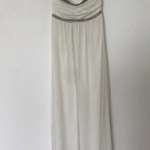 Dam Fest Klänning  - Stlk M  Bröst 84.00cm midja 70.00cm 134.00 lång Material 100% polyster  Helt ny 