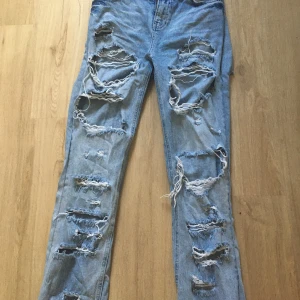 Inget  - Blåa jeans använda 2 gånger 