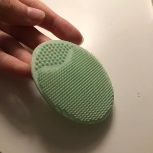 Rengörings pryl - Oanvänd! Frakt tillkommer på 13kr! Så priset blir 15kr totalt!