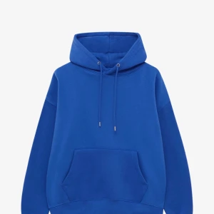 Hoodie  - Blå varm hoodie som nästan är helt oanvänd. Inga defekter.   Jag hitta inte den riktiga bilden, så tog bara en bild som liknade