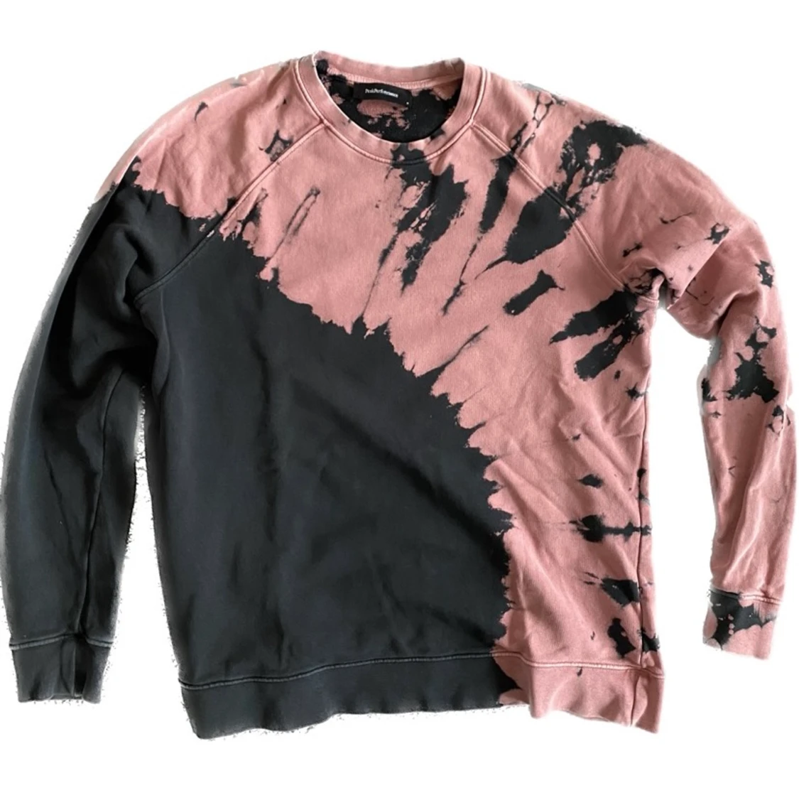 Peak Performance sweatshirt