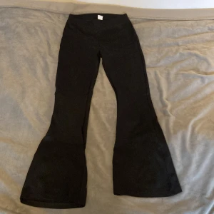 Vidgade byxor - Vidgade leggings svarta, knappt använda