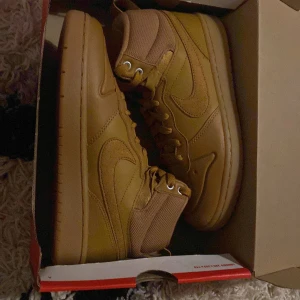 Nike skor - Säker Nike skor. Stor lek är 37.5