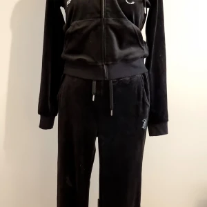 Juicy Set - Säljer ett Juicy set i storlek S och Xs 