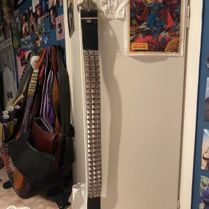 nitbälte - nitbälte från bluefox, endast använd några fåtal gånger, jättebra skick! det är 90 cm och i storlek S