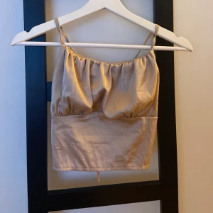 Topp - Aldrig använd💞