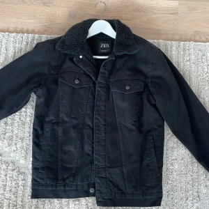 Snygg jacka från Zara - Snygg jacka från Zara strl M. 