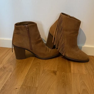 Fejkmocka Frans skor från Forever21  - Köptes i London för 500 säljer för 200. Knappt använda 