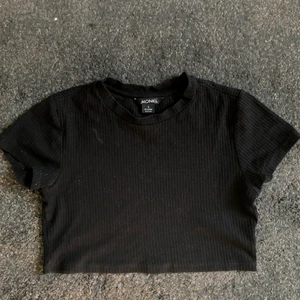 Svart crop top - Svart crop top i storlek S