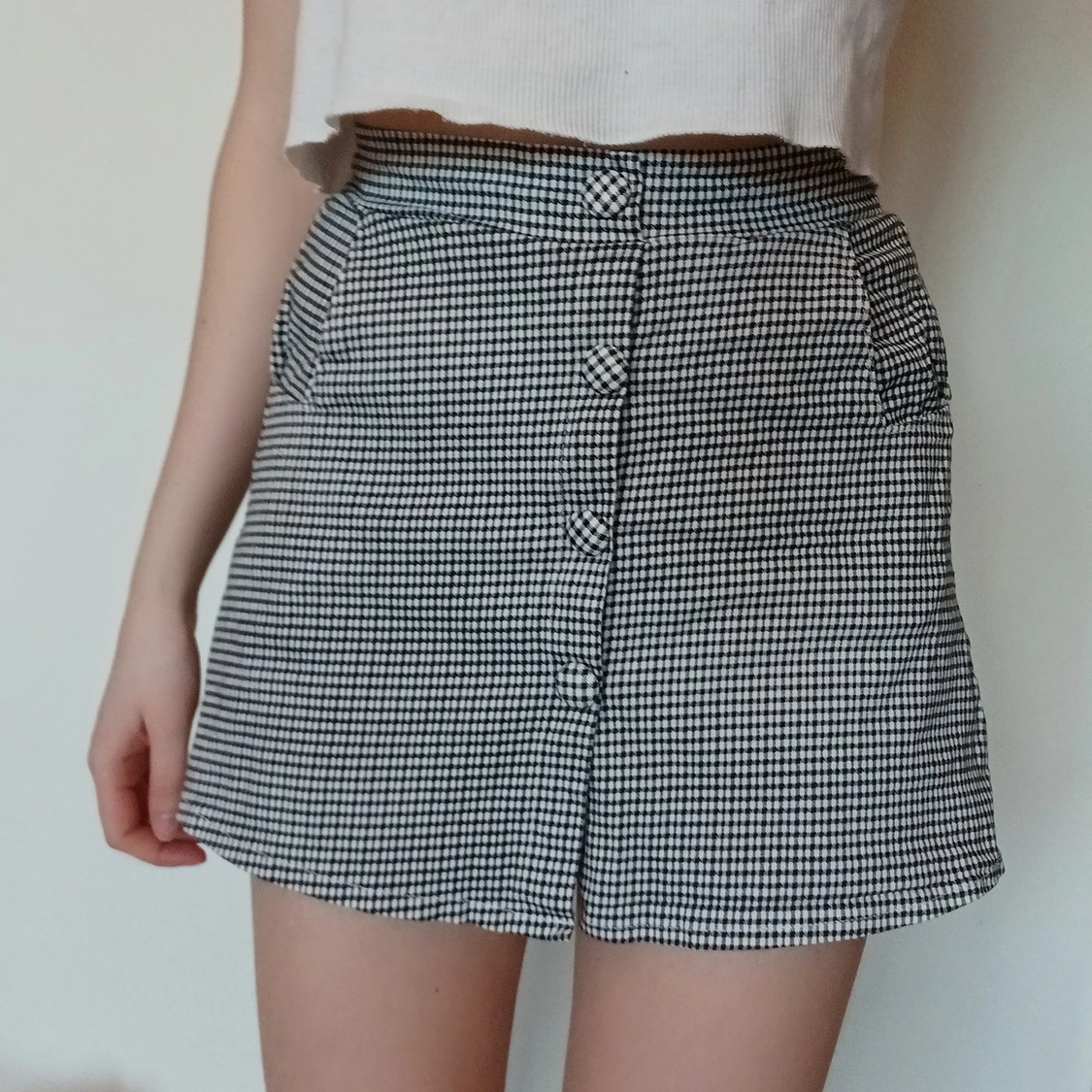 Minikjol med knappar