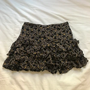 blommig volangkjol - blommig volangkjol🌺🌸🌼🌻🌹🌷💐