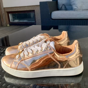 Philip Hog sneakers (s36) - Knappt använda!